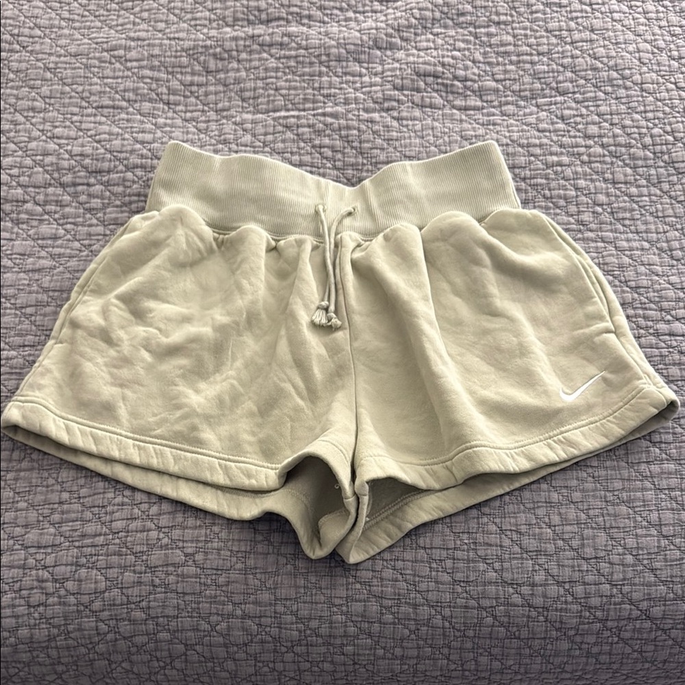 Nike Tan Athletic Shorts Relaxed Fit